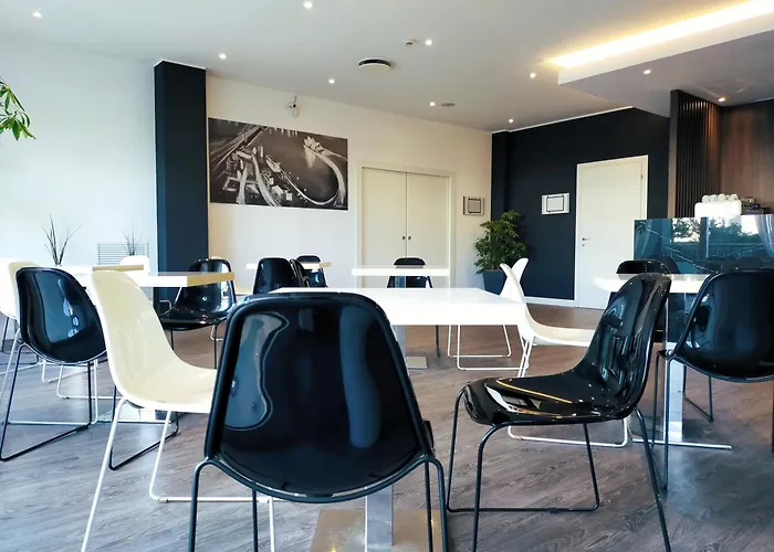 Michelino 75 By The Sydney Hotel